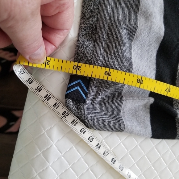 Lot Of 2 Men's Xl Gray Reebok  T Shirt, Striped Street Rules Tank Gray Black XL - Picture 3 of 10